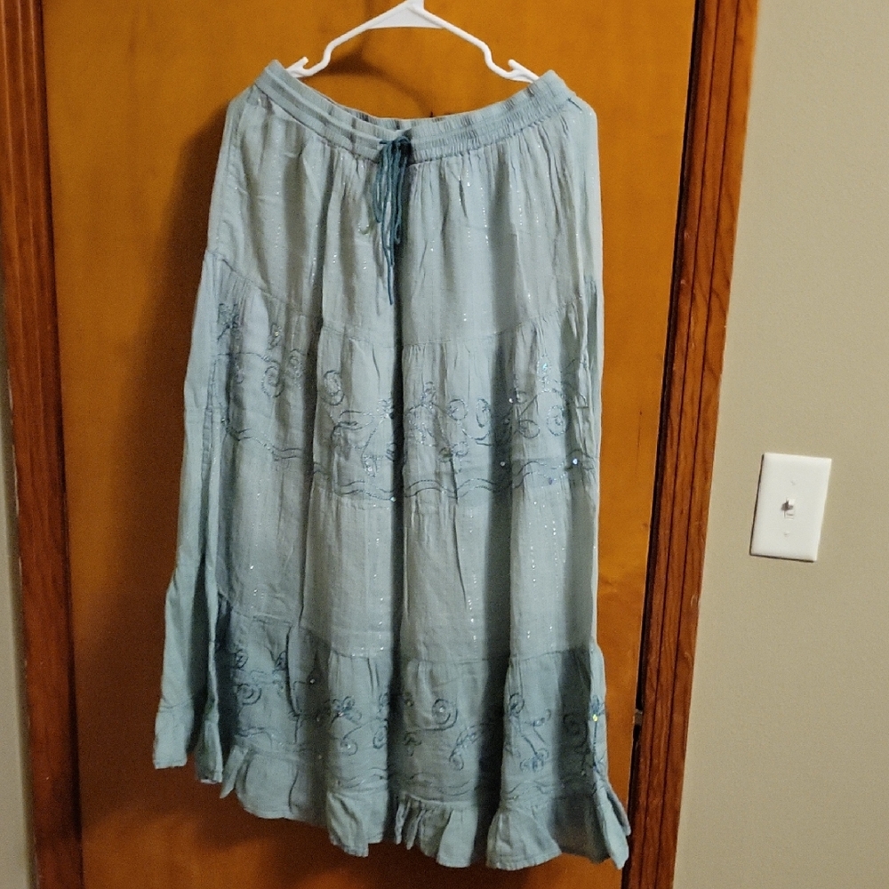 Bobbie Brooks Light Green Maxi Skirt with Embroidery